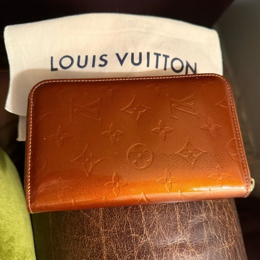 Louis Vuitton Vernis Eldridge Wallet in Excellent Condition